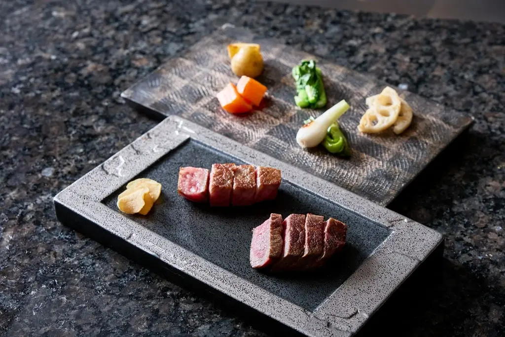 【名古屋】＜開業10周年＞旨みたっぷりの“イサキ”や濃厚な甘味が特徴の“シマアジ”。デザートは瑞々しい桃パフェを堪能！「五感で楽しむ初夏の特別コース」販売 画像 5