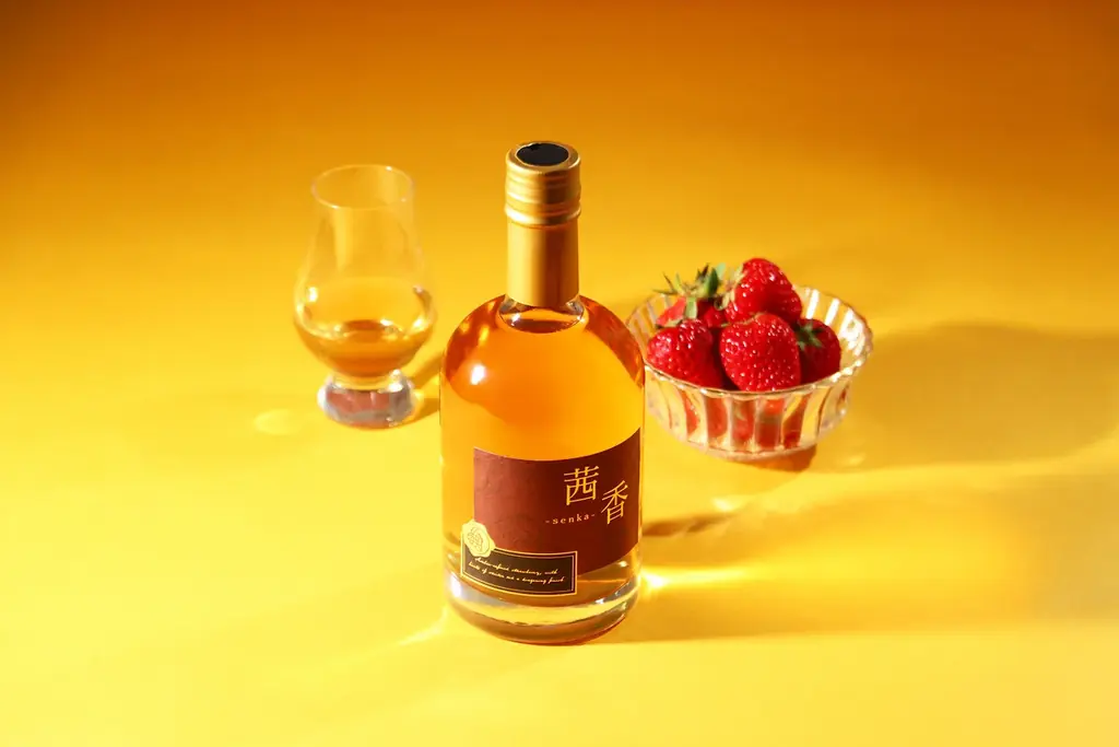 国産苺の濃密な甘さが香るウイスキー「茜香 -senka-」が販売開始 画像 2
