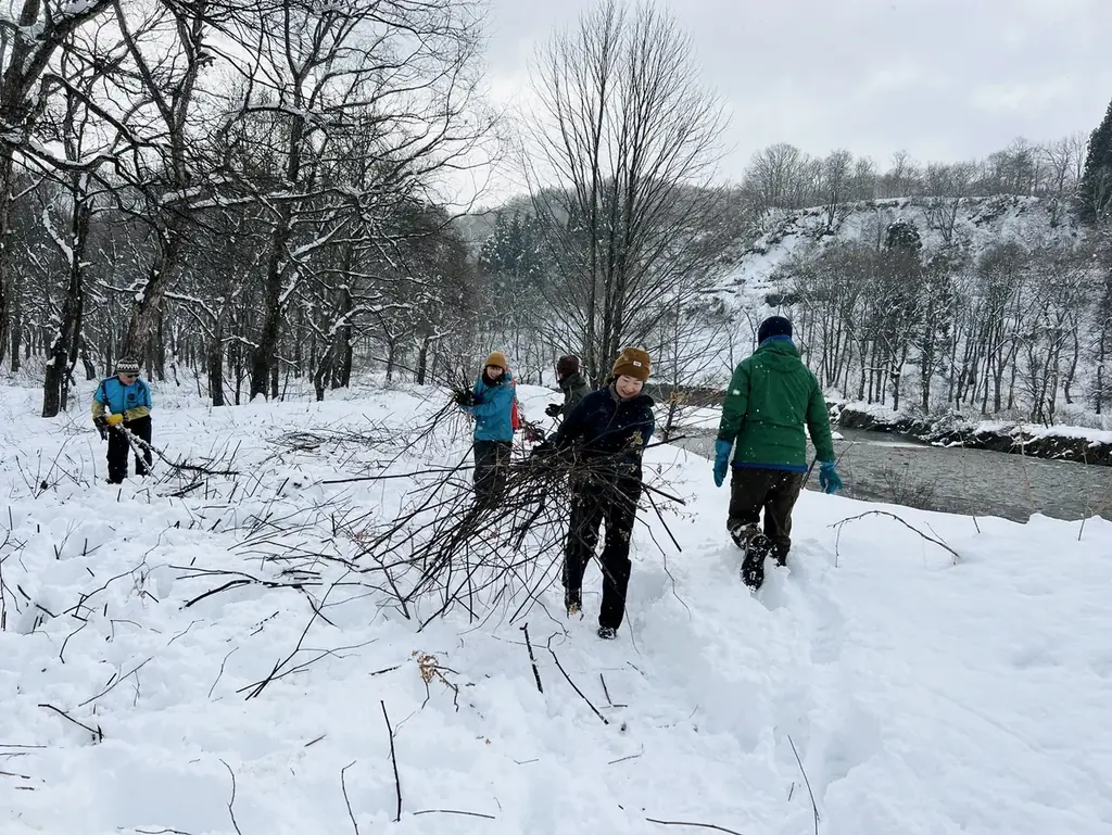 春限定の絶景「白川湖の水没林」で究極のサステナブル・サウナ体験！水没林の“間伐材”の薪で「絶景と一体化する」極上のととのい空間を提供 画像 2