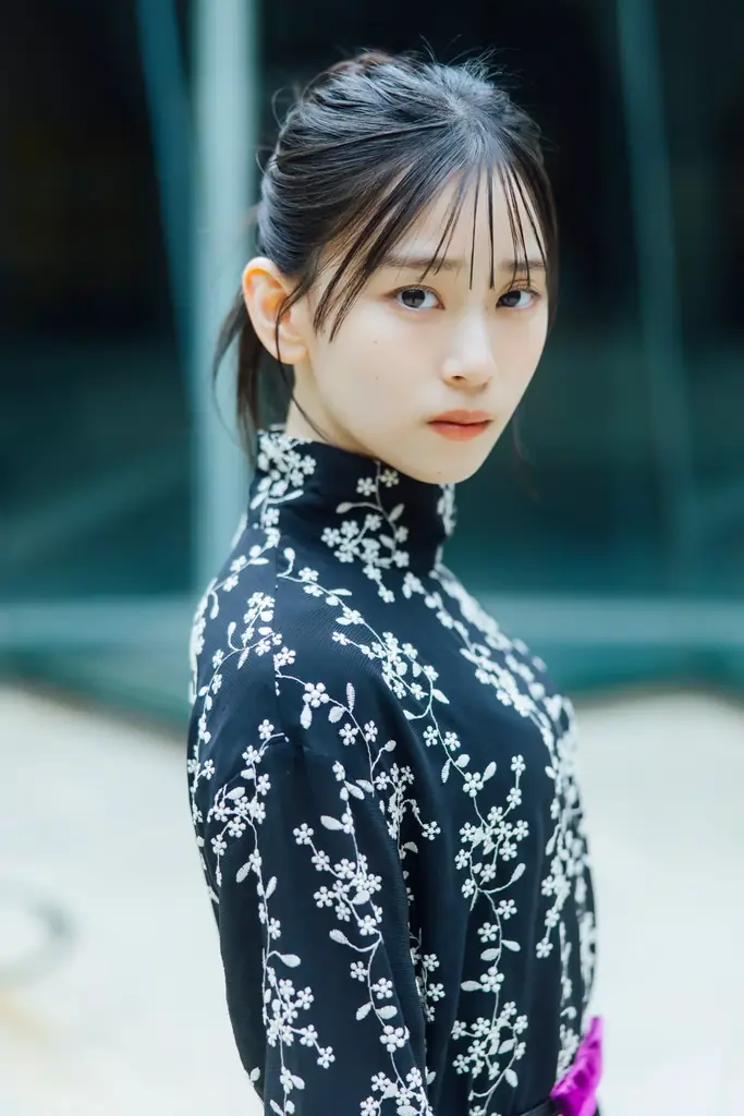 「B.L.T.6月号」より櫻坂46山下瞳月・武元唯衣の表紙&裏表紙が解禁！ “国立”ライブレポも掲載し、グループの“継承と進化”を示す計35Ｐ・26,000字超の大特集‼ 画像 3