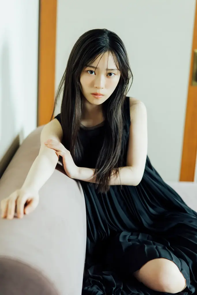 「B.L.T.6月号」より櫻坂46山下瞳月・武元唯衣の表紙&裏表紙が解禁！ “国立”ライブレポも掲載し、グループの“継承と進化”を示す計35Ｐ・26,000字超の大特集‼ 画像 5