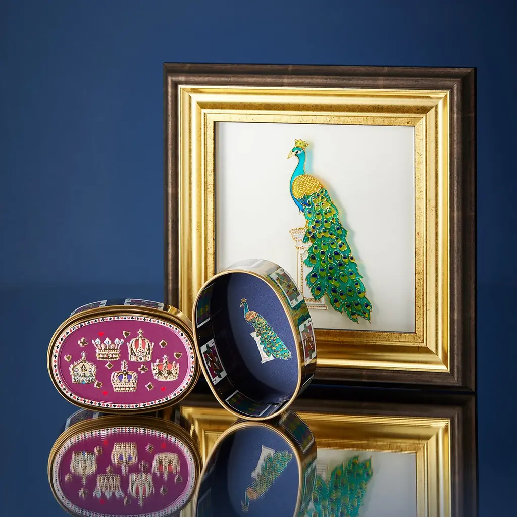 青山デカーボ初の店舗を伊勢丹新宿店にオープン！「ネコの宝石」付きの店舗限定『ネコのトランプ缶』も新発売 画像 5