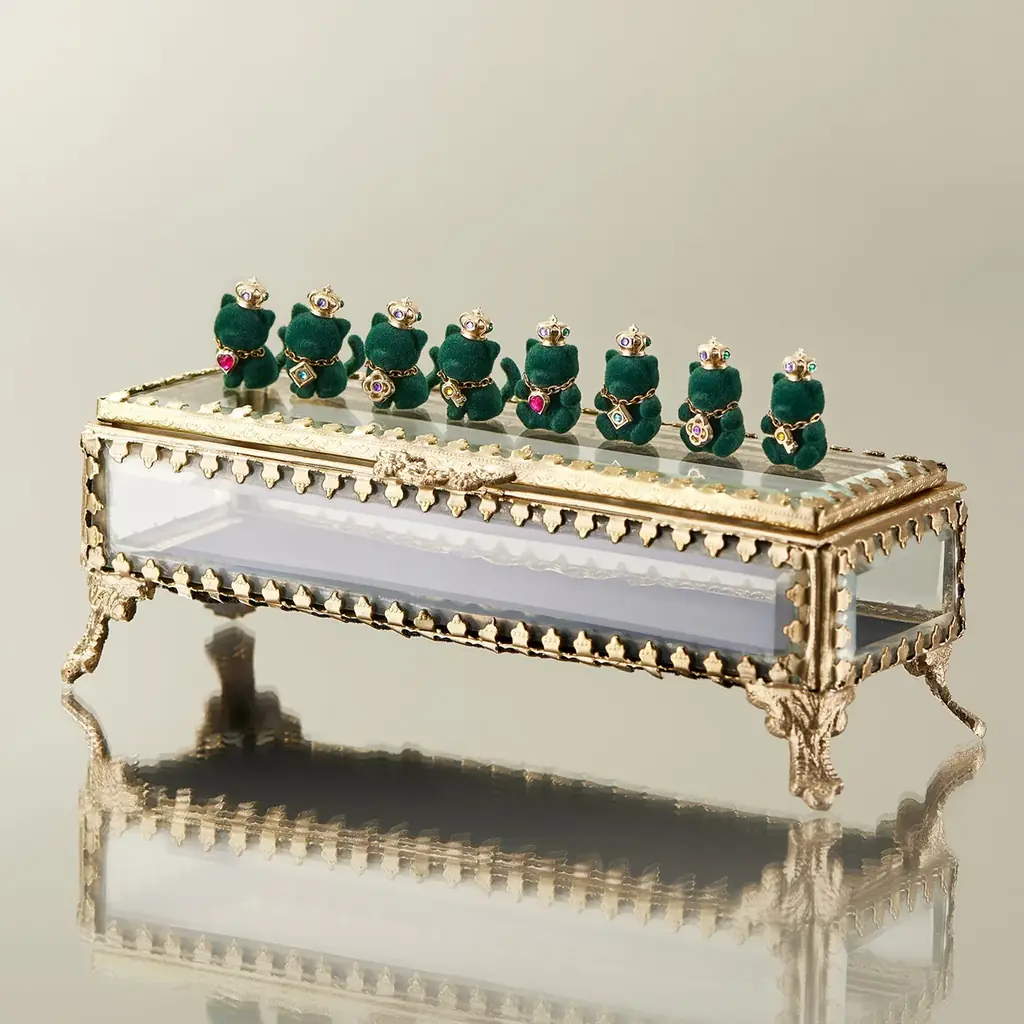 青山デカーボ初の店舗を伊勢丹新宿店にオープン！「ネコの宝石」付きの店舗限定『ネコのトランプ缶』も新発売 画像 6