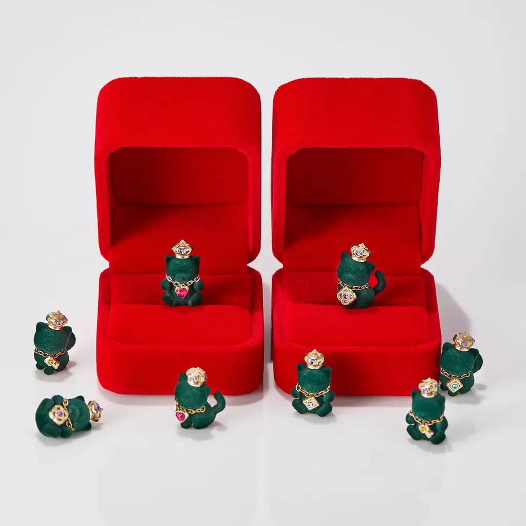 青山デカーボ初の店舗を伊勢丹新宿店にオープン！「ネコの宝石」付きの店舗限定『ネコのトランプ缶』も新発売 画像 7