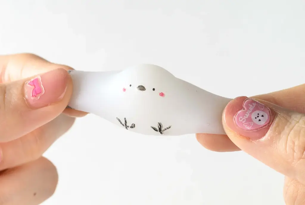 もちぷに感触のスクイーズが10個作れる★「シマエナガ大福」など、かわいい作品がいっぱい作れる『もちぷにどうぶつの おかしやさんスクイーズ』が新登場！　もっちりシールにもできる！ 画像 3