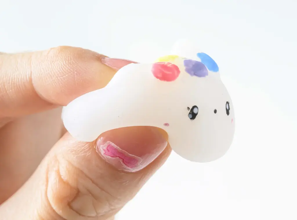 もちぷに感触のスクイーズが10個作れる★「シマエナガ大福」など、かわいい作品がいっぱい作れる『もちぷにどうぶつの おかしやさんスクイーズ』が新登場！　もっちりシールにもできる！ 画像 4