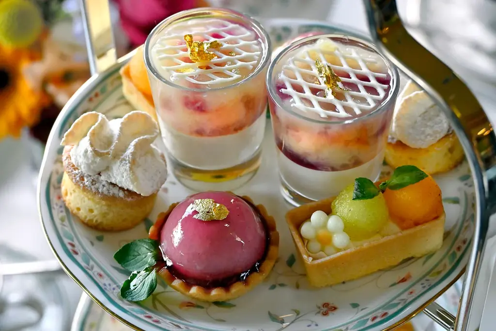 【ホテル椿山荘東京】桃のヴェリーヌやメロンのタルトなど、夏の果実スイーツが勢揃い「ピーチ×メロンアフタヌーンティー」7月1日よりスタート 画像 4