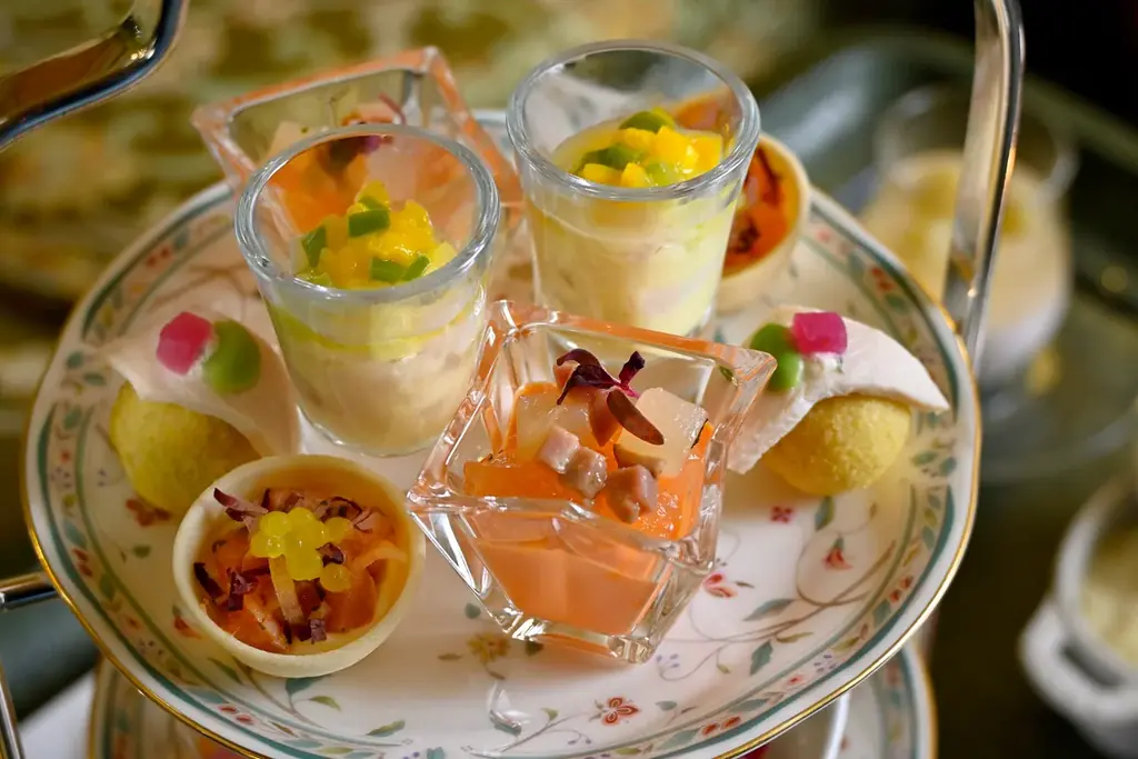 【ホテル椿山荘東京】桃のヴェリーヌやメロンのタルトなど、夏の果実スイーツが勢揃い「ピーチ×メロンアフタヌーンティー」7月1日よりスタート 画像 8