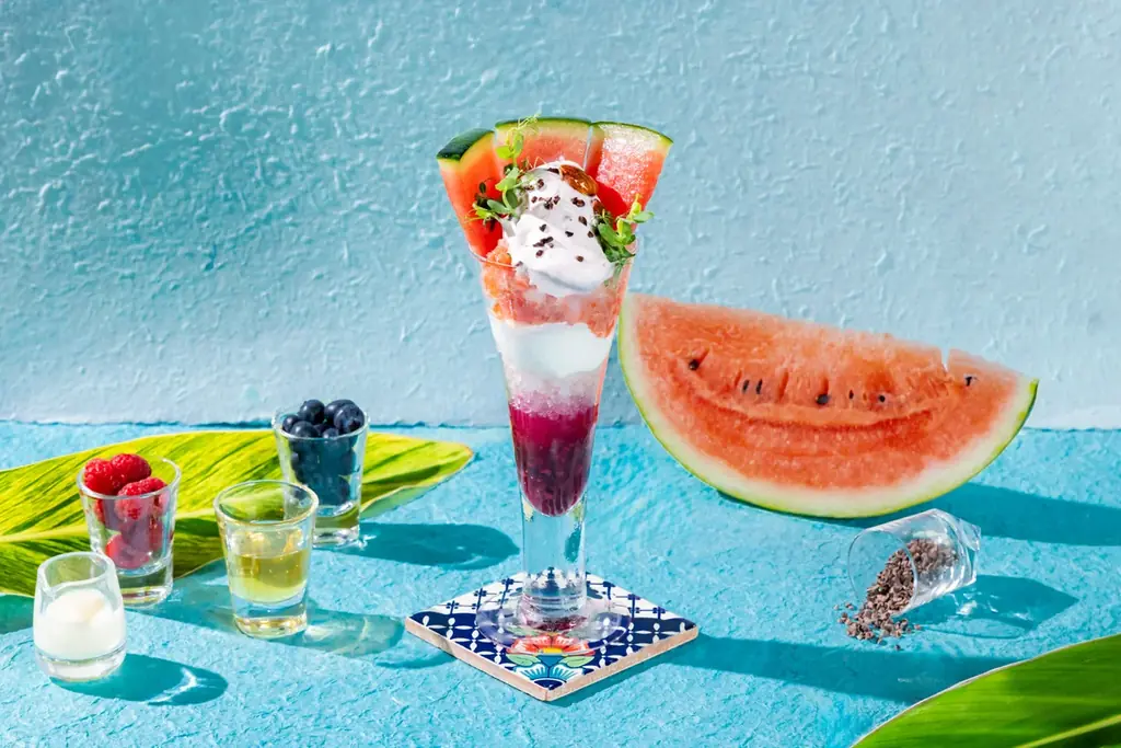 ライフスタイルホテル「ESTINATE HOTEL 那覇」にて、沖縄の夏の疲れも忘れる、今帰仁スイカが主役のかき氷パフェ＆クラフトコーラなど、夏季限定メニューが6月1日より登場 画像 2