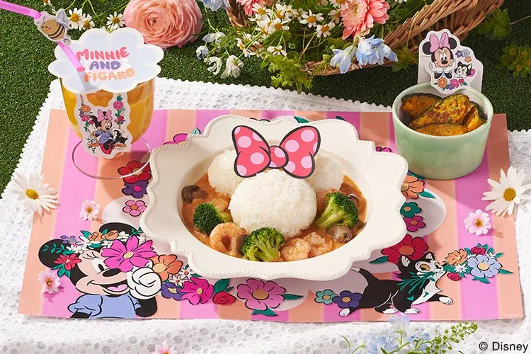 お花畑で遊ぶ＜ミニ―マウス＞と＜フィガロ＞が食卓を楽しく、華やかに彩る　Kit Oisix「＜ミニーマウス＞花畑えびカレー」販売（4/30～） 画像 1