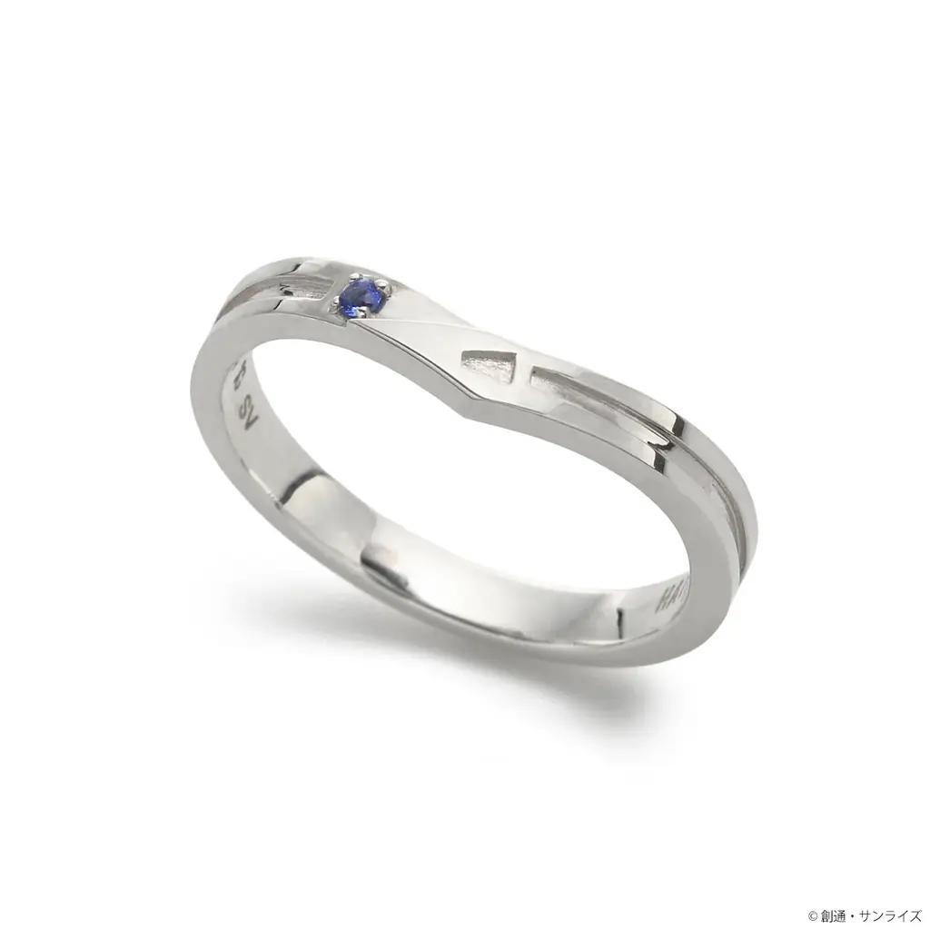 『機動戦士ガンダム 閃光のハサウェイ キルケーの魔女』とジュエリーブランド「THE KISS」とのコラボによるハサウェイとギギをモチーフにしたリングとマフティーマークをモチーフにしたネックレスが登場 画像 3