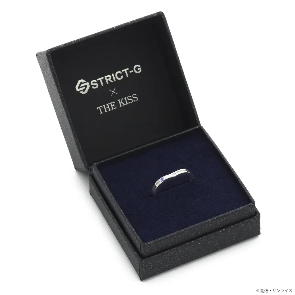 『機動戦士ガンダム 閃光のハサウェイ キルケーの魔女』とジュエリーブランド「THE KISS」とのコラボによるハサウェイとギギをモチーフにしたリングとマフティーマークをモチーフにしたネックレスが登場 画像 6