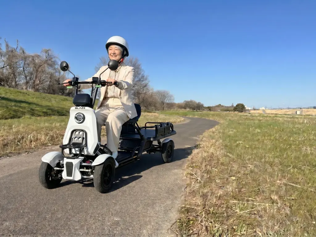 【最大約100km走行】“小さな軽トラ”4輪電動バイク『ブレイズ イーカーゴ』に専用オプション2製品が登場 画像 10