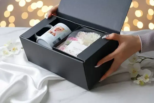 母の日ギフトに最適な新商品が登場！ソープフラワー＆写真入り名入れマグカップのギフトセットをME-Qが販売開始 画像 3