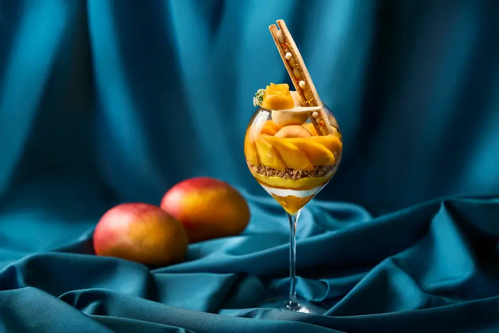 【ウェスティン都ホテル京都】緑薫る京都に、南国の甘蜜が咲く。5月限定　とろりと甘く、芳醇な完熟マンゴーパフェ販売 画像 1