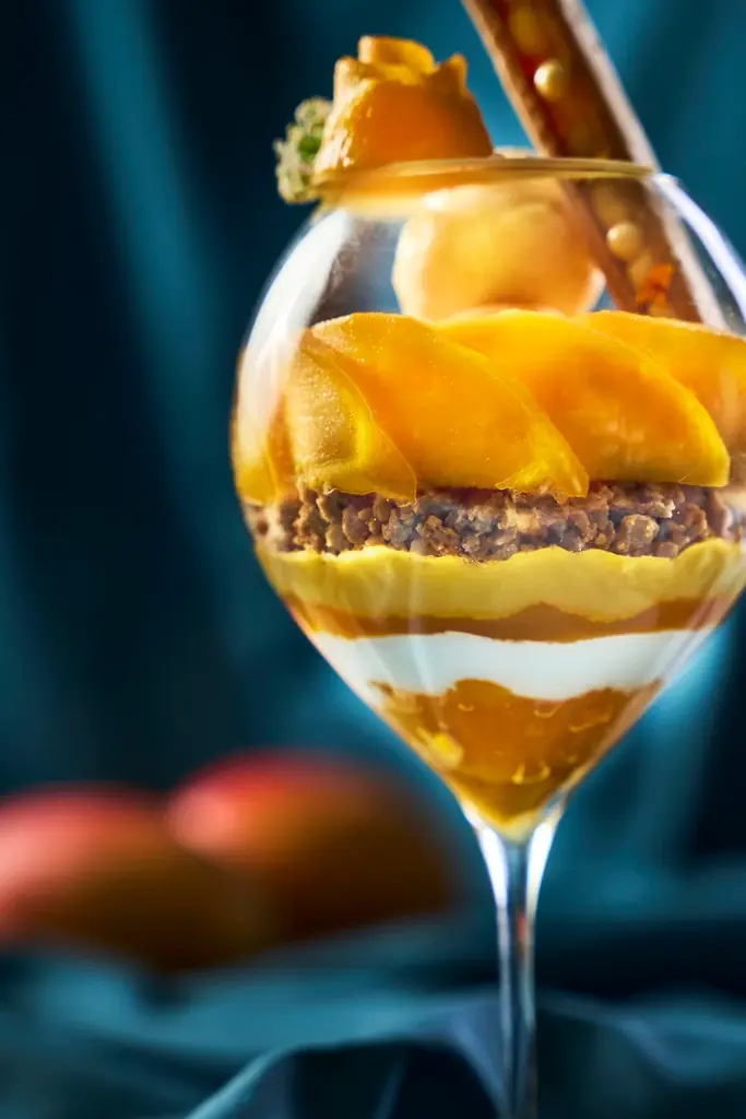 【ウェスティン都ホテル京都】緑薫る京都に、南国の甘蜜が咲く。5月限定　とろりと甘く、芳醇な完熟マンゴーパフェ販売 画像 2