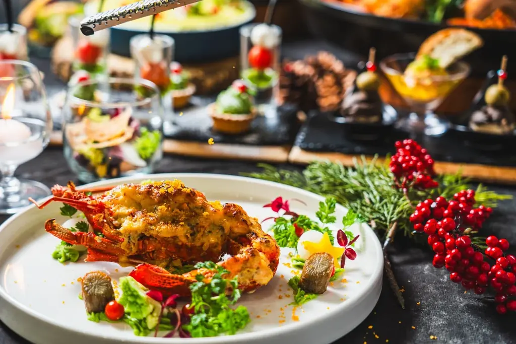 【母の日にフランベパフォーマンスのスイーツプレゼント】ディナーをご利用の女性のお客様限定でスペシャルディナースイーツをプレゼント | 沖縄・ラグナガーデンホテル 画像 5