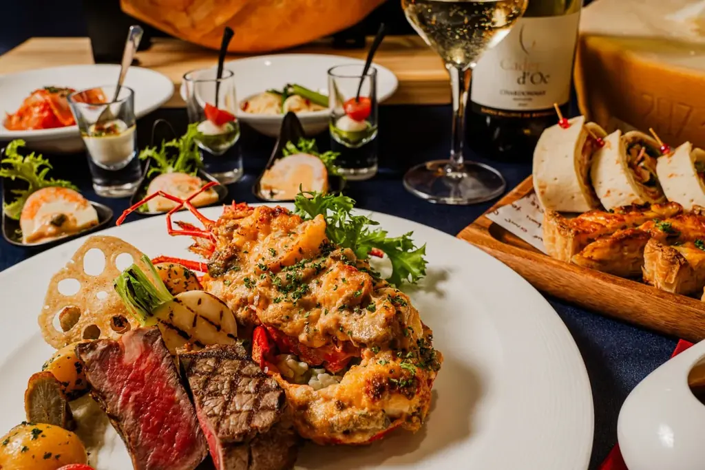 【母の日にフランベパフォーマンスのスイーツプレゼント】ディナーをご利用の女性のお客様限定でスペシャルディナースイーツをプレゼント | 沖縄・ラグナガーデンホテル 画像 6