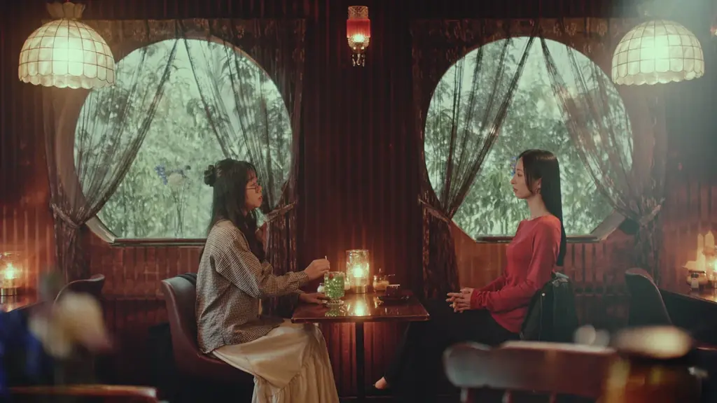 「梅雨りんちょ。しちゃう？」雨シーズンの髪悩みに寄り添うシャンプー『つるりんちょ。』、新TVCM「梅雨」篇を4月25日(土)より関東・関西で放送開始 画像 1