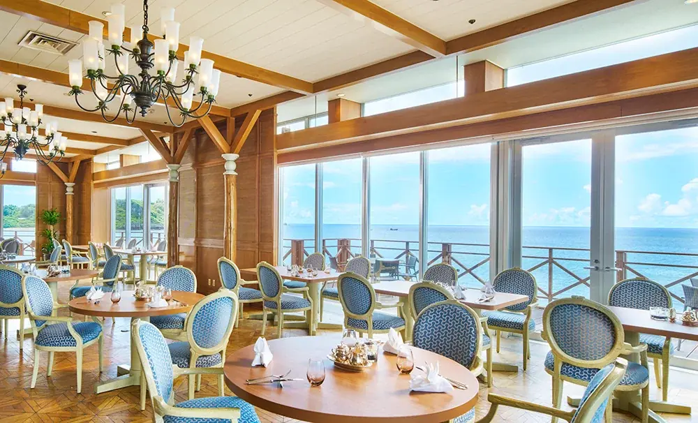 フレンチレストラン「フォーシーズン」リニューアルオープン！ 東シナ海を望む特等席で、週末ランチビュッフェ♪ オープン記念のワインフリーフロー6月28日まで 画像 2
