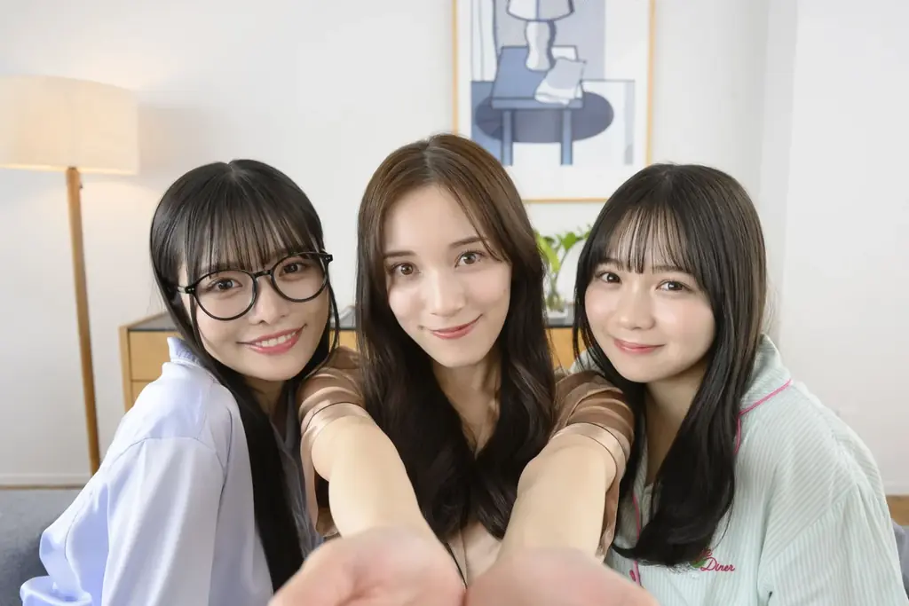 実写恋愛シミュレーション『ハムコイ-ハムスターに転生した僕と三姉妹の甘々な日々』2026年7月にSteamほかでリリース決定！ 都丸紗也華など人気グラビアアイドルとの異色コラボゲーム！ 画像 2