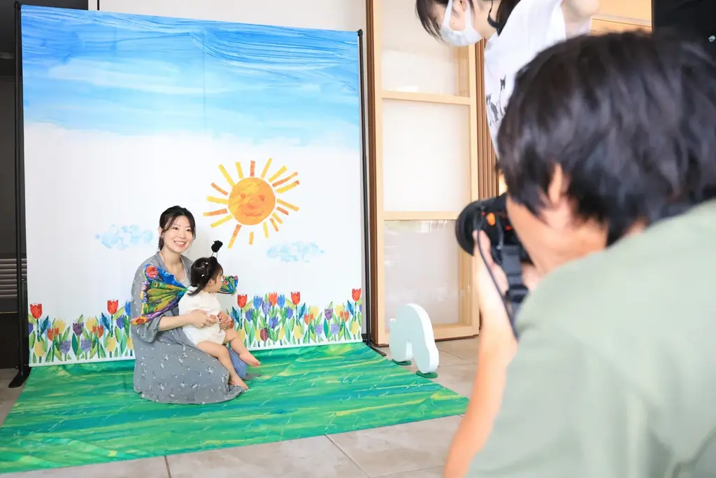 はらぺこあおむし撮影会に、日本語版出版50周年記念ロゴ入りの限定アルバムが登場 画像 3