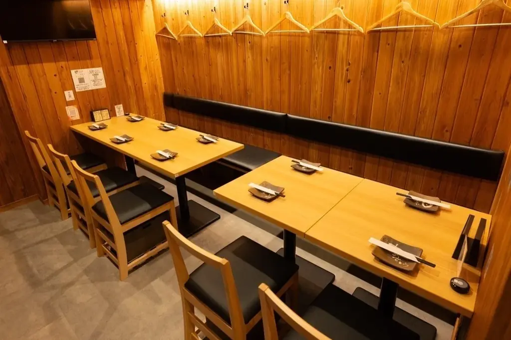 社長が酒蔵で惚れ込んだ“苺のクラフトジン”を数量限定提供！｜純国産馬刺しと朝引き鶏 にほんいち 大阪堺筋本町店 画像 5