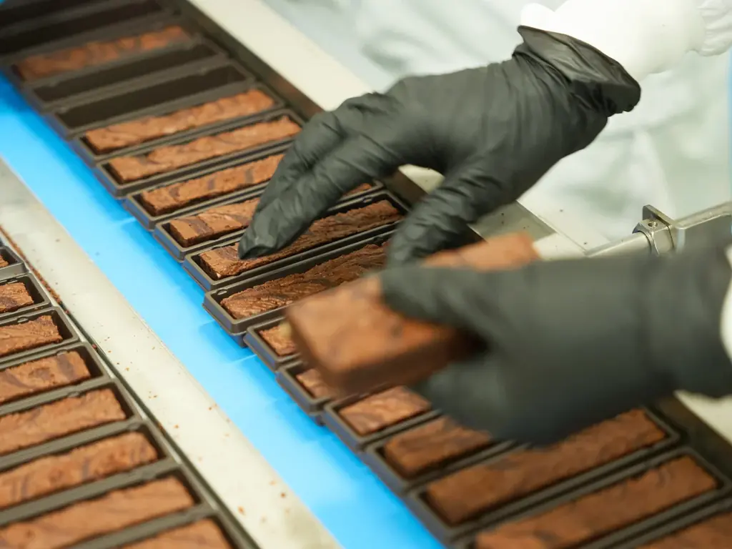 《ブランド誕生20周年》日本初のブラウニー専門店【côte cour(コートクール)】が20周年を迎えます。同日より、アニバーサリーチャームのプレゼントキャンペーンも開催。 画像 3