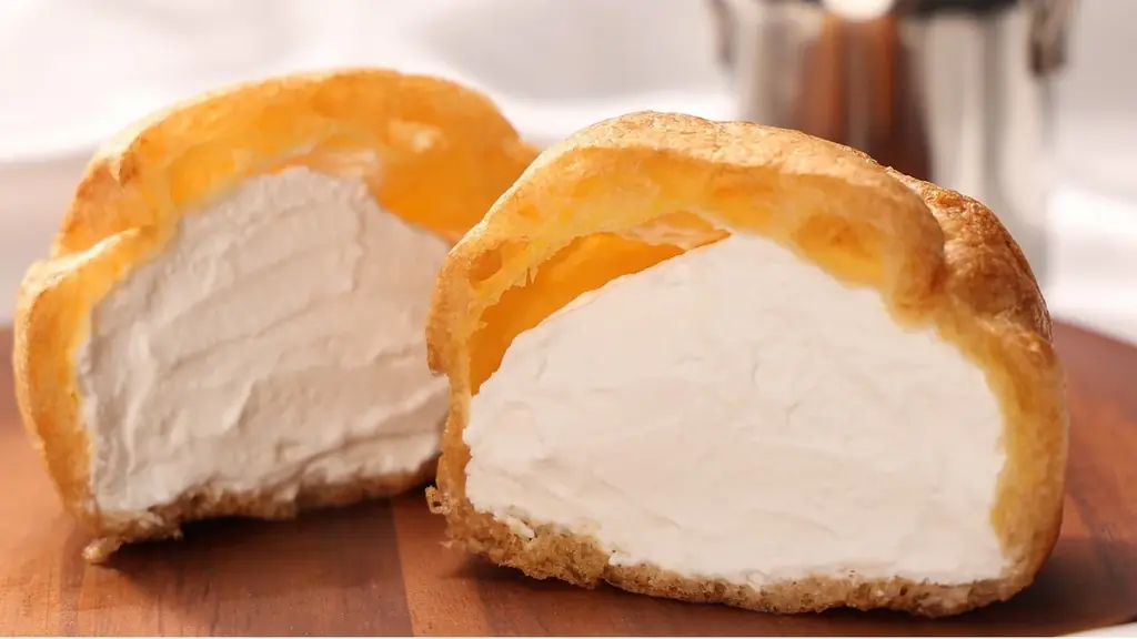 5月6日(水)からローソンストア100全店で　物価高の中、従来品から約3割値下げしたシュークリームを販売　値下げしたおにぎりは売上が約1割増 画像 2