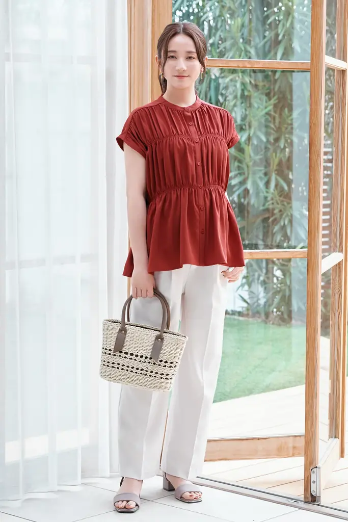 【Honeys（ハニーズ）】木村文乃さんコラボカラーのシャーリングブラウス発売。4月28日（火）よりハニーズ公式オンラインショップにて特設ページ公開 画像 3