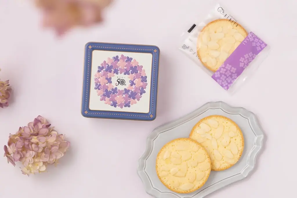 鎌倉紅谷の定番商品「あじさい」の誕生50周年を記念し限定商品が登場！「あじさい 3枚入（缶）」 画像 4