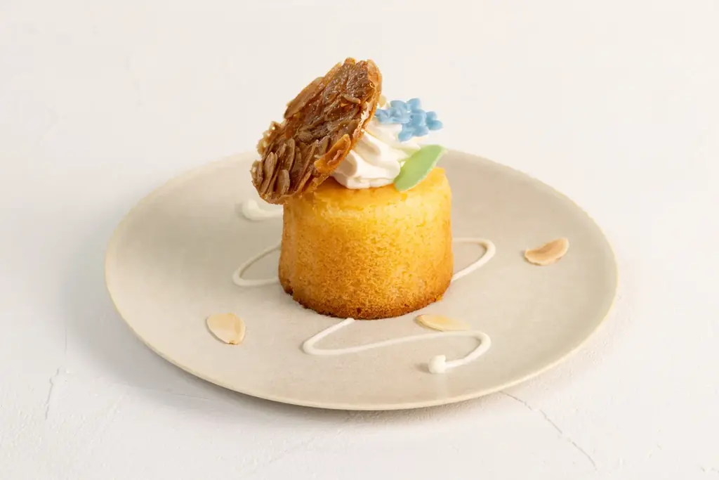 鎌倉紅谷の定番商品「あじさい」の誕生50周年を記念し限定商品が登場！「あじさい 3枚入（缶）」 画像 6