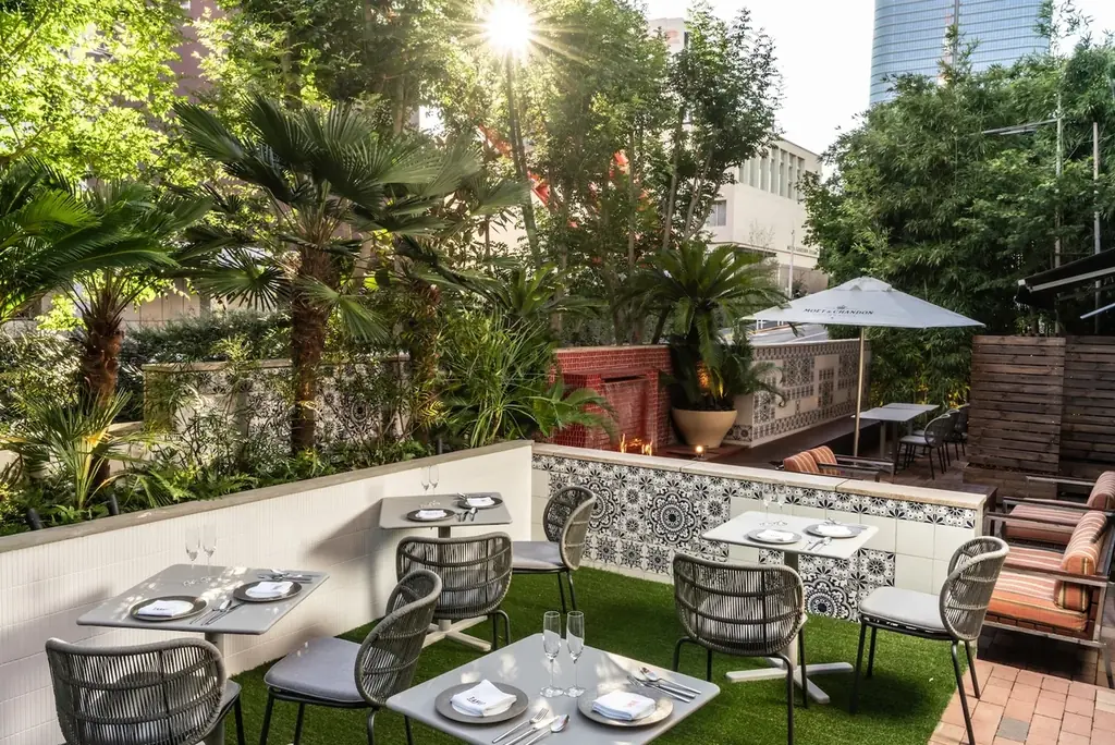 猛暑が続く日本の夏にひんやり可愛い癒しを！毎年大人気の“くまのかき氷”を初の2種類展開に。Terrace Dining TANGO夏季限定かき氷2026年5月18日(月)販売スタート！ 画像 14