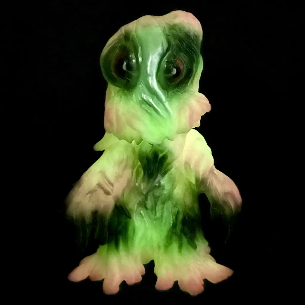 キャラクタートイ専門店「宇宙船」にて、人気のCCP ミドルサイズシリーズ「ヘドラ」の限定カラーレトロソフビフィギュアが発売中！ 画像 13