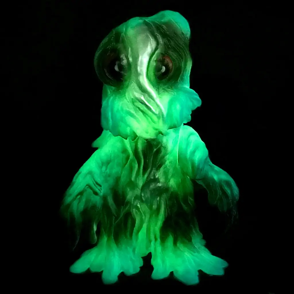 キャラクタートイ専門店「宇宙船」にて、人気のCCP ミドルサイズシリーズ「ヘドラ」の限定カラーレトロソフビフィギュアが発売中！ 画像 7