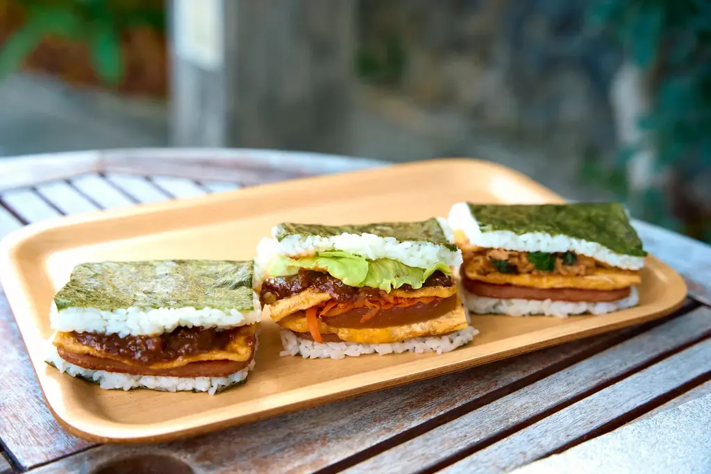 【阪神梅田本店】“首里”のグルメに注目！カラフルスイーツにボリューム満点の惣菜まで、ウチナーの美味を味わい尽くす「沖縄物産展」を開催します。 画像 3