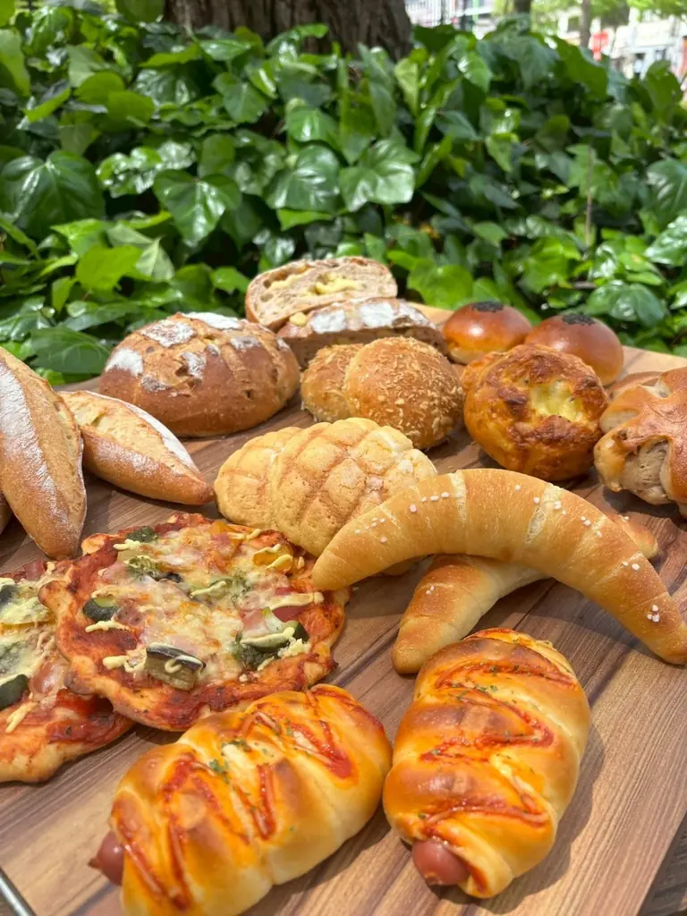 リーグワン所属のプロラグビーチームが福岡市内で人気の米粉パン店を事業承継ルリーロ福岡「ル・パン 舞鶴店」5月7日リニューアルオープン 画像 7