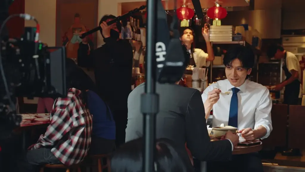 生田斗真さんが“同期”役で出演するRENOSYの新CM「始めやすかったよ」篇を公開　仕事の合間のランチで、不動産投資を「始めたきっかけ」を語る 画像 3