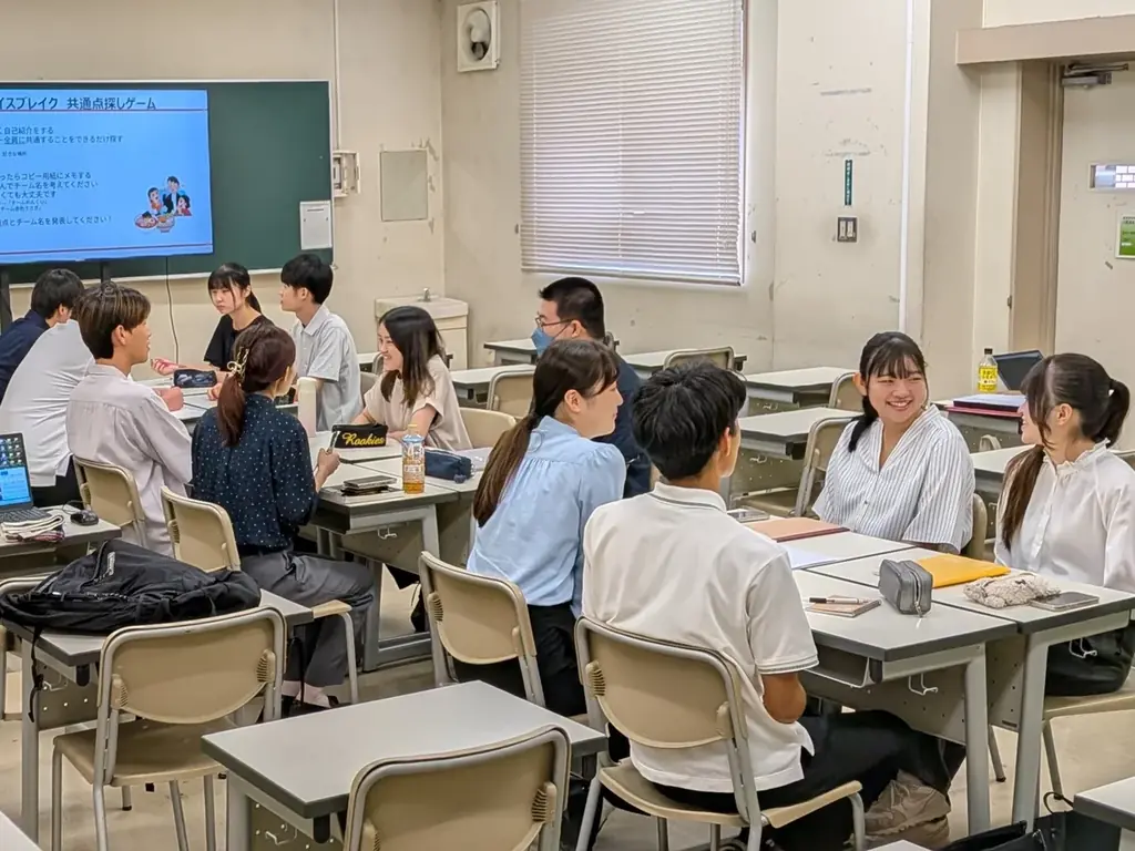 三重大生が考案！三重大生×三重の特産品×三重の企業の“三重（さんじゅう）”コラボがテーマ！『ベビースタードデカイラーメン（レモン香る濃厚伊勢海老味） 』全国発売 画像 2