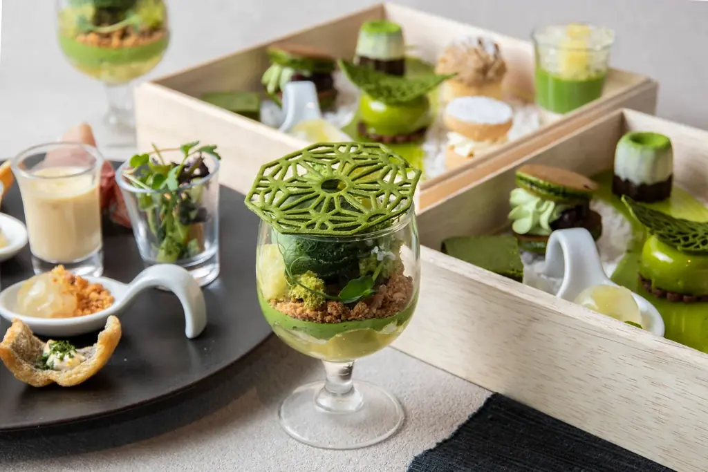 【天王洲・RIDE】新緑の運河沿いで味わう「〜翠の庭〜 抹茶とメロンの新緑アフタヌーンティー」が5月1日より期間限定で登場 画像 3