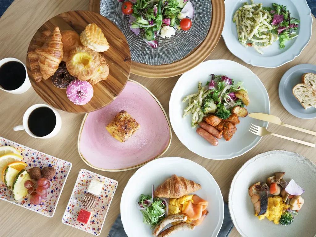 横浜・みなとみらいの絶景と楽しむ、新緑香る初夏のご褒美タイム「抹茶とチェリーのアフタヌーンティー」と3種のシーズナルカクテル 画像 8