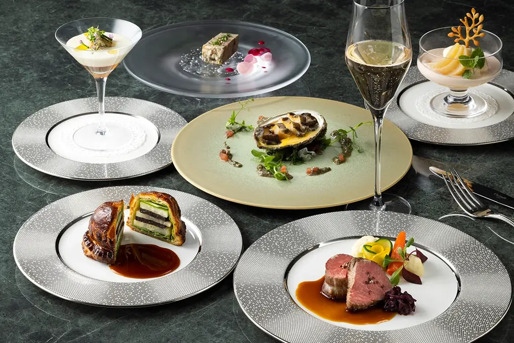 フランスの星付きレストランで研鑽を積んだシェフが贈る至極のフレンチ。黒鮑・黒毛和牛・黒トリュフが奏でる“夏の特別コース”を2026年6月1日(月)より提供開始 画像 1