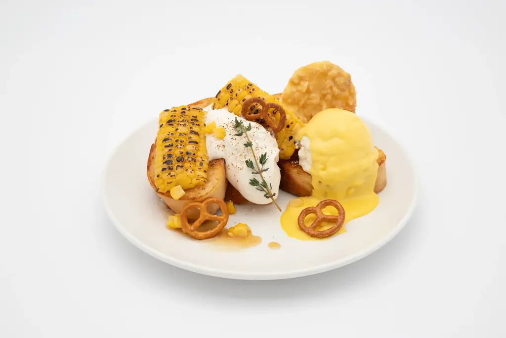 ＜旅するフレンチトースト第3弾＞韓国発コーンスイーツをアレンジ『スイートコーン＆メープル』発売！やさしい甘みとサワークリームの酸味が調和する爽やかな味わい 画像 4
