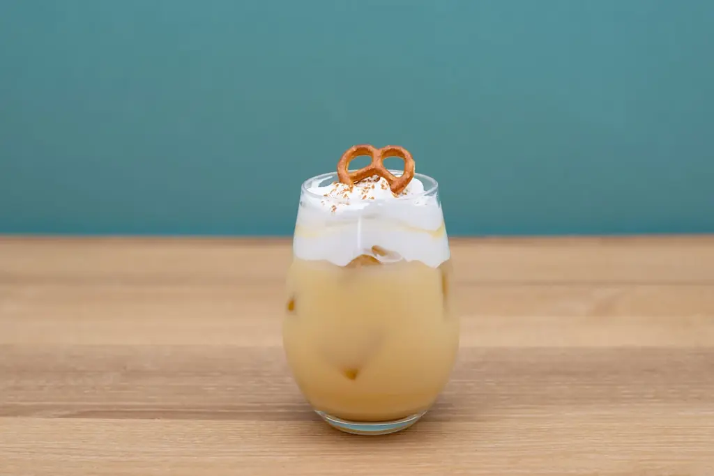 ＜旅するフレンチトースト第3弾＞韓国発コーンスイーツをアレンジ『スイートコーン＆メープル』発売！やさしい甘みとサワークリームの酸味が調和する爽やかな味わい 画像 5