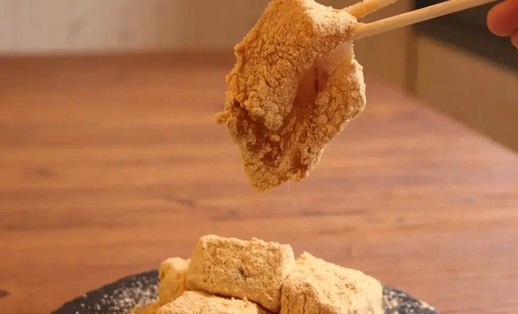 【とろり天使のわらびもち】”とろ×サク×濃厚”新感覚スイーツ!?「わらびもちバターサンド」”覚王山店限定”で5月発売!! ～バターサンドにわらびもちを閉じ込めた贅沢仕立て～ 画像 3