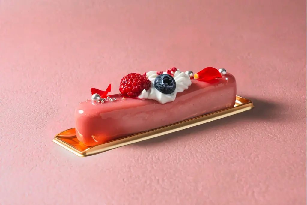 【新作・リニューアルケーキ全8種を新発売】ペストリーシェフ監修の沖縄素材×フランス菓子の逸品も加えて一挙発売 | 沖縄・ラグナガーデンホテル 画像 7