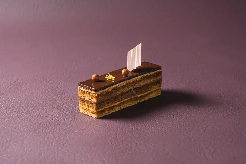【新作・リニューアルケーキ全8種を新発売】ペストリーシェフ監修の沖縄素材×フランス菓子の逸品も加えて一挙発売 | 沖縄・ラグナガーデンホテル 画像 9