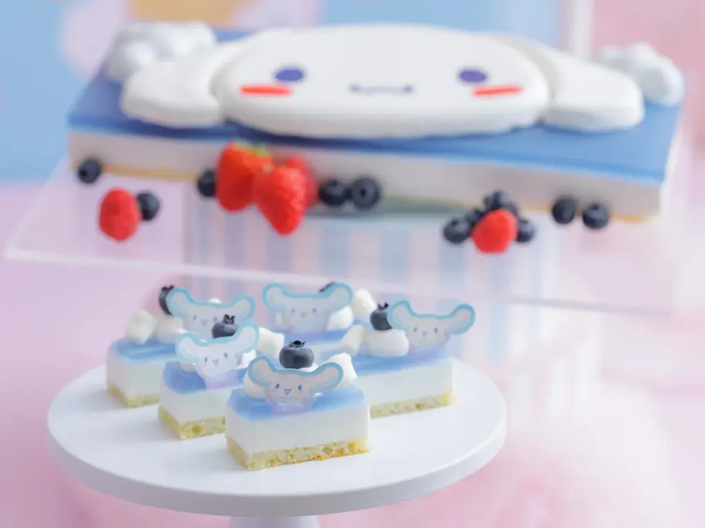 「シナモロール」×「ホテルニューオータニ大阪」のコラボレーションスイーツビュッフェを初開催！シナモロールたちと空のスイーツ王国へ！ 画像 2