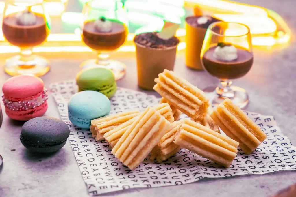 韓国グルメの“沼”にハマる！「韓国ブッフェ K-Food Holic Vol.2」が6月開催決定。約30種の料理＆スイーツをネオンが煌めく韓国夜市風の空間で味わい尽くす。 画像 6