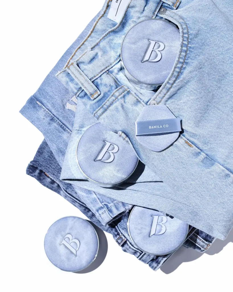 【BANILA CO】バニラコより、ホワイトクッションの限定パッケージ「デニムエディション」が数量限定で登場！5月初旬より、ドン・キホーテ系列店舗限定発売！ 画像 2